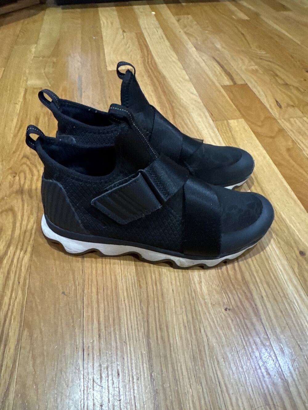 Sorel Kinetic Sneaker Shoe Womens Sz 7.5 Black Slip On Strap Low Top Waterproof